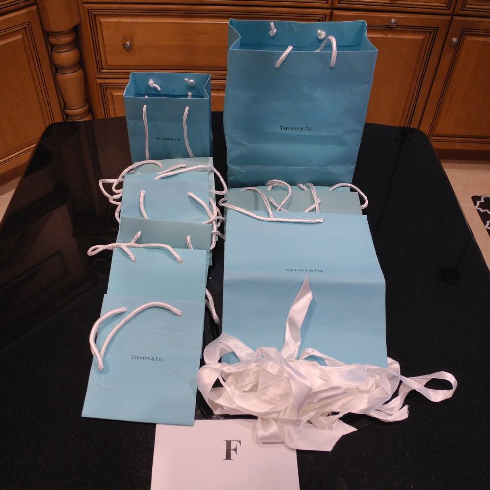 13 TIFFANY SACKS 2 DIFFERENT SIZES